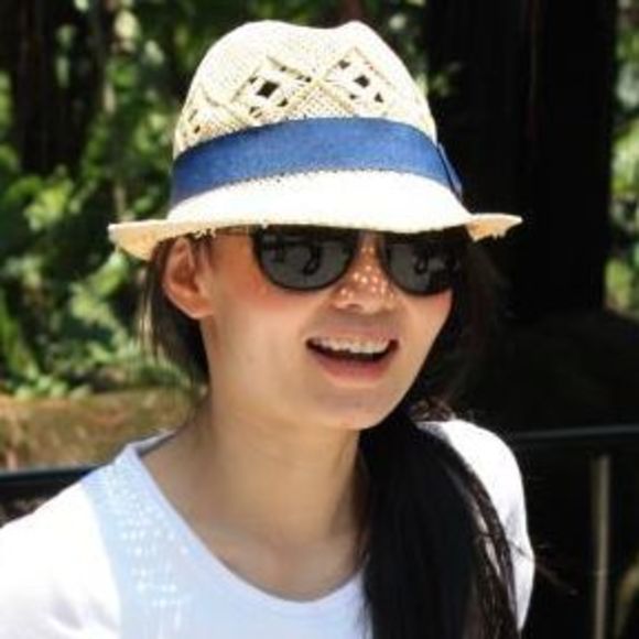 Meet your Posher, Mandy - Picture 1 of 1